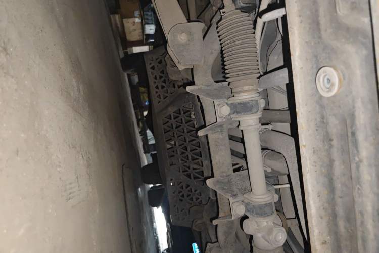 Used Wuling Zhiguang 2015 1.2L Practical LS-I Model Chassis Front