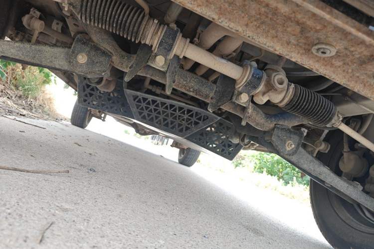 Used Wuling Zhiguang 2015 1.2L Practical LS-I Model Chassis Front