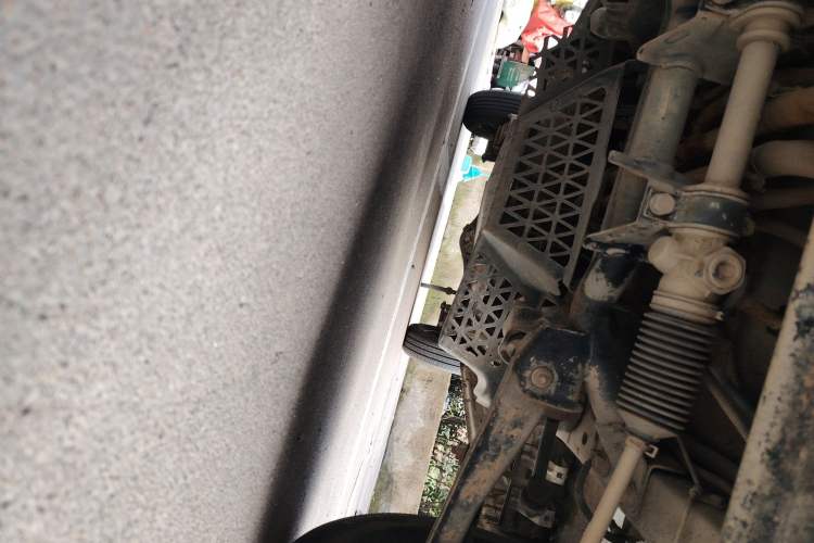 Used Wuling Zhiguang 2015 1.2L Practical LS-I Model Chassis Front