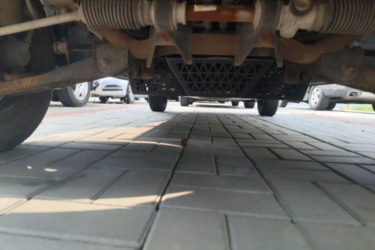 Used Wuling Zhiguang 2015 1.2L S Practical Model LSI Chassis Front