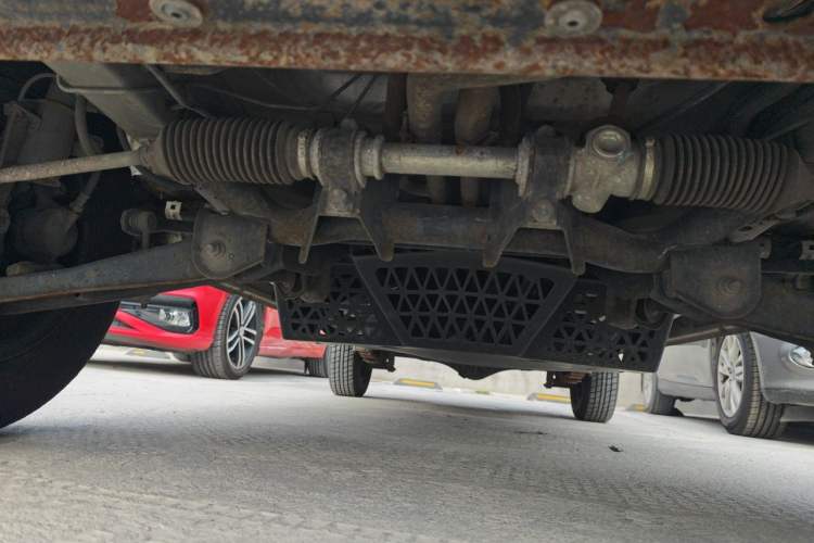 Used Wuling Zhiguang 2015 1.2L Practical LS-I Model Chassis Front
