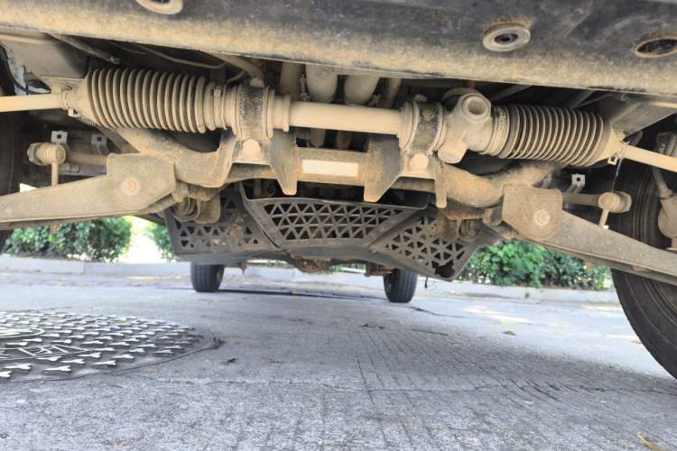 Used Wuling Zhiguang 2015 1.2L Practical LS-I Model Chassis Front