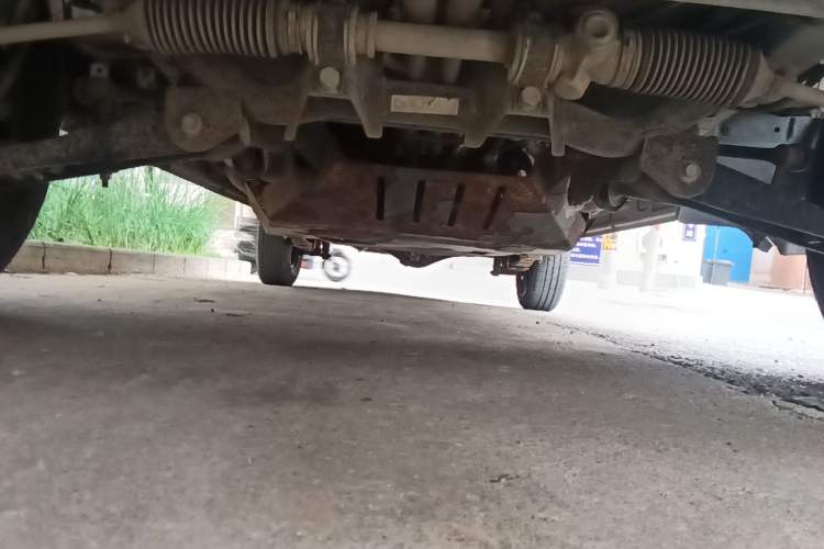 Used Wuling Zhiguang 2015 1.2L Practical LS-I Model Chassis Front