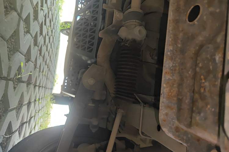 Used Wuling Zhiguang 2015 1.2L S Practical Model LSI Chassis Front
