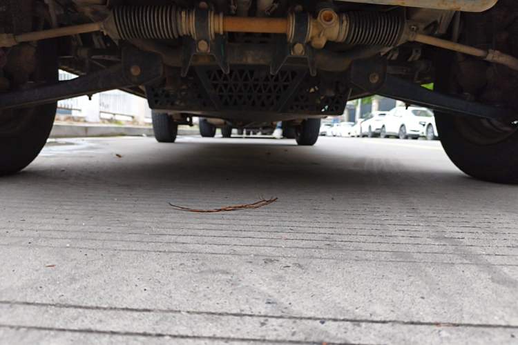 Used Wuling Zhiguang 2015 1.2L Practical LS-I Model Chassis Front