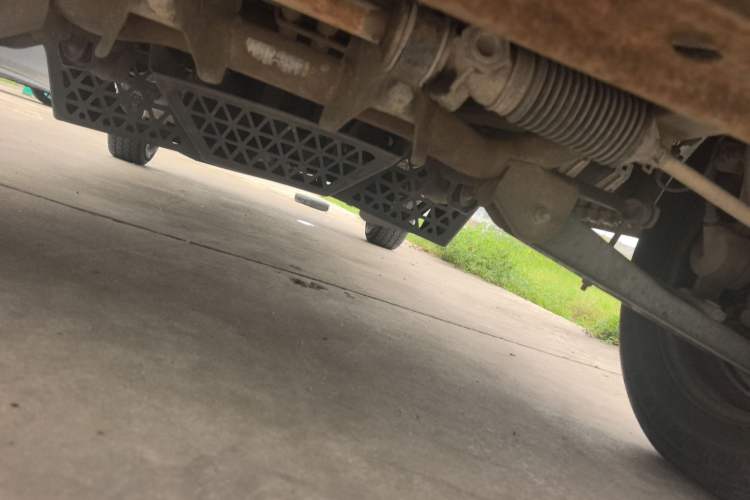 Used Wuling Zhiguang 2015 1.2L Practical LS-I Model Chassis Front