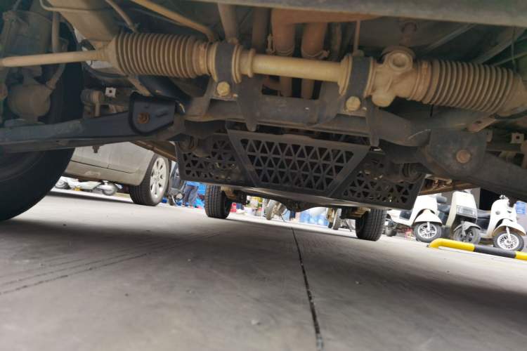 Used Wuling Zhiguang 2015 1.2L S Practical Model LSI Chassis Front