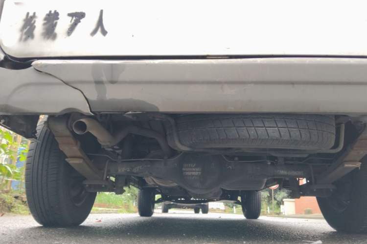 Used Wuling Zhiguang 2015 1.2L Practical LS-I Model Chassis Rear
