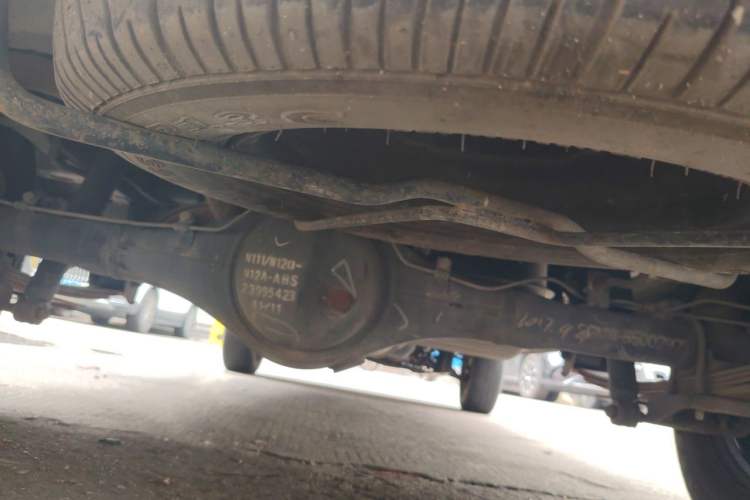 Used Wuling Zhiguang 2015 1.2L Practical LS-I Model Chassis Rear