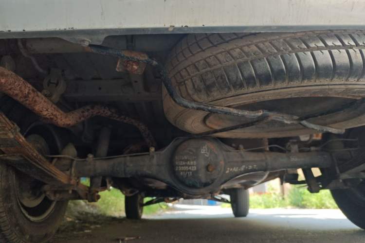 Used Wuling Zhiguang 2015 1.2L Practical LS-I Model Chassis Rear
