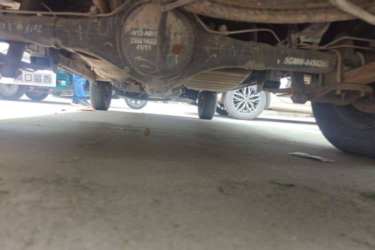 Used Wuling Zhiguang 2015 1.2L Practical LS-I Model Chassis Rear