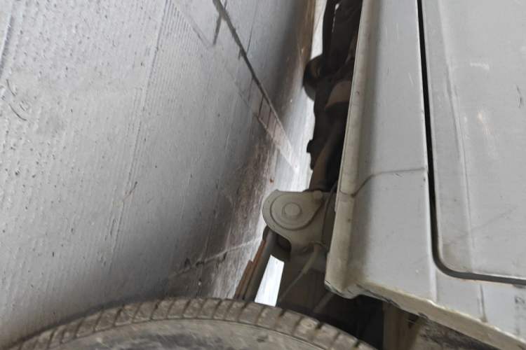Used Wuling Zhiguang 2015 1.2L Practical LS-I Model Chassis Rear Left