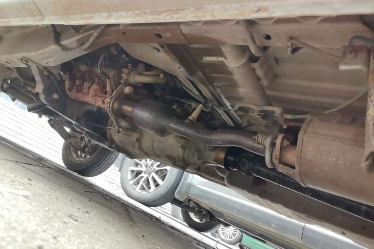 Used Wuling Zhiguang 2015 1.2L Practical LS-I Model Chassis Rear Left