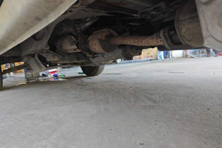 Used Wuling Zhiguang 2015 1.2L Practical LS-I Model Chassis Rear Left