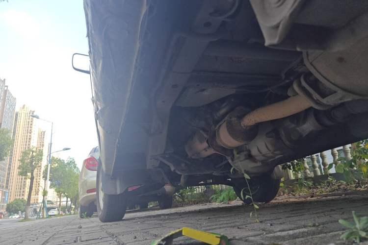 Used Wuling Zhiguang 2015 1.2L Practical LS-I Model Chassis Rear Left