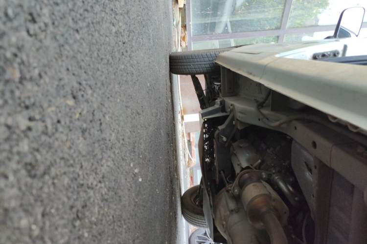 Used Wuling Zhiguang 2015 1.2L Practical LS-I Model Chassis Rear Left
