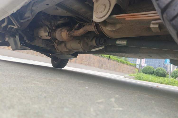 Used Wuling Zhiguang 2015 1.2L Practical LS-I Model Chassis Rear Left