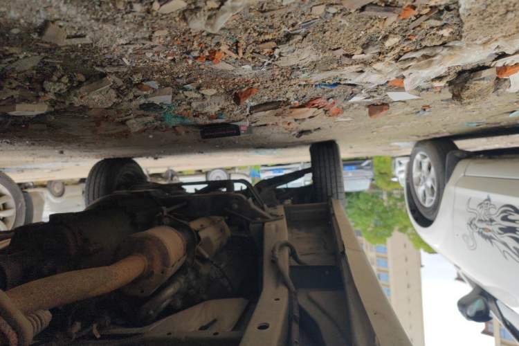 Used Wuling Zhiguang 2015 1.2L Practical LS-I Model Chassis Rear Left