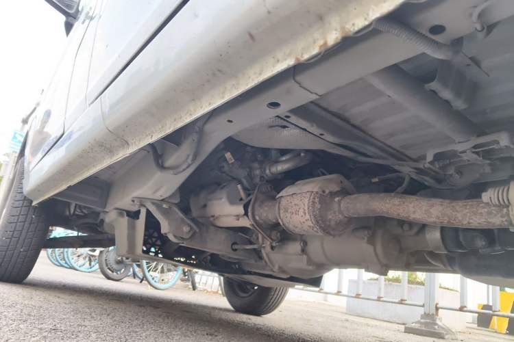 Used Wuling Zhiguang 2015 1.2L Practical LS-I Model Chassis Rear Left