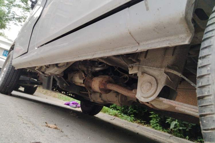 Used Wuling Zhiguang 2015 1.2L Practical LS-I Model Chassis Rear Left