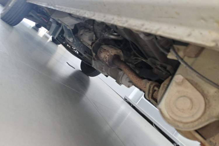 Used Wuling Zhiguang 2015 1.2L Practical LS-I Model Chassis Rear Left