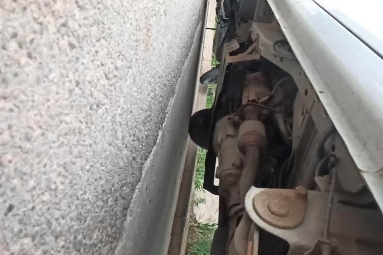 Used Wuling Zhiguang 2015 1.2L Practical LS-I Model Chassis Rear Left