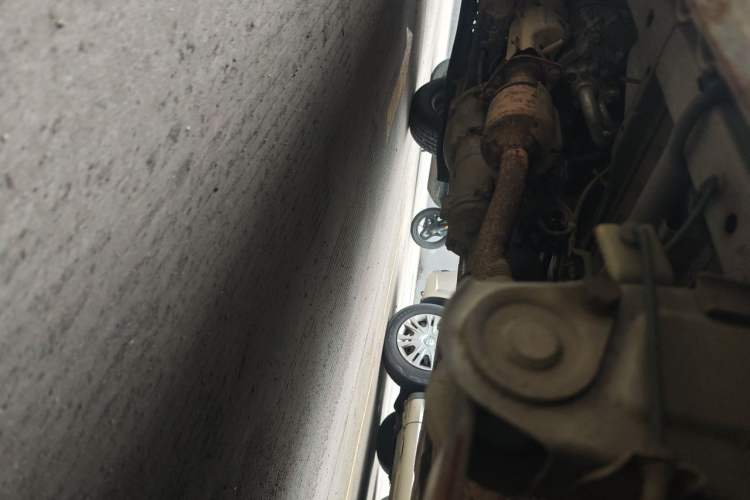 Used Wuling Zhiguang 2015 1.2L Practical LS-I Model Chassis Rear Left
