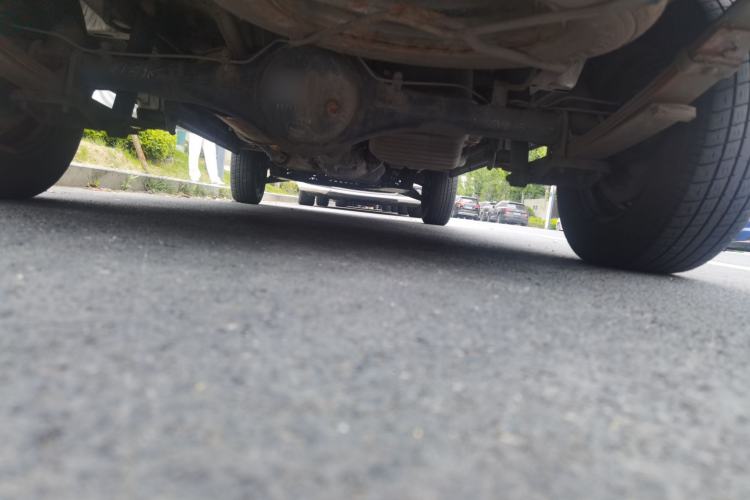 Used Wuling Zhiguang 2015 1.2L Practical LS-I Model Chassis Rear