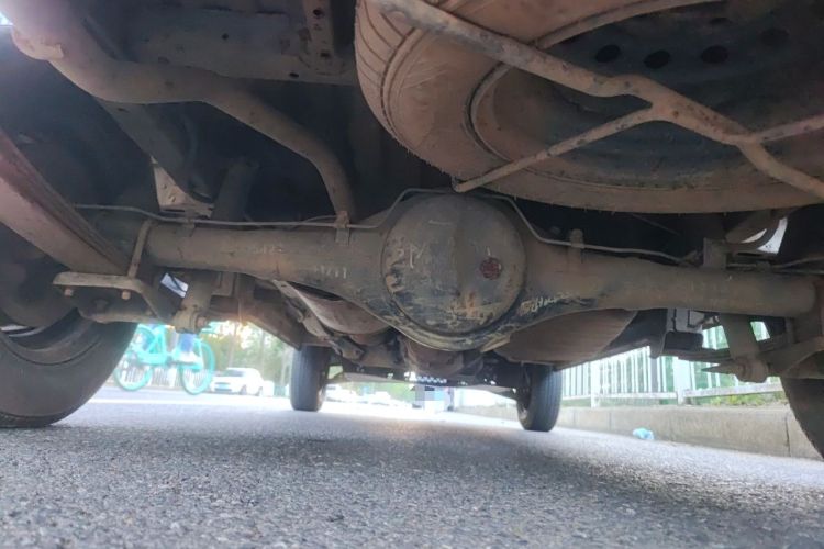 Used Wuling Zhiguang 2015 1.2L Practical LS-I Model Chassis Rear