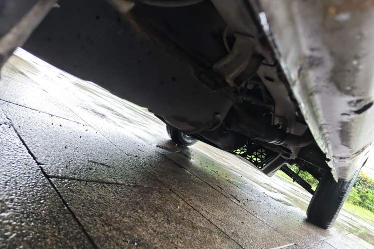 Used Wuling Zhiguang 2015 1.2L Practical LS-I Model Chassis Rear Right