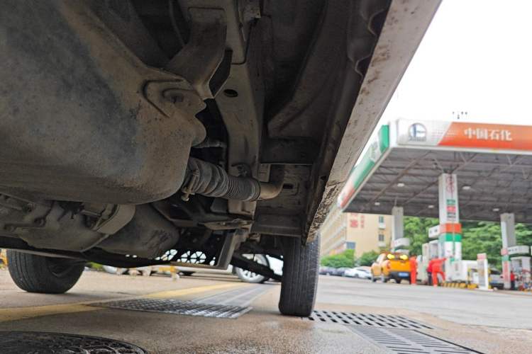 Used Wuling Zhiguang 2015 1.2L Practical LS-I Model Chassis Rear Right