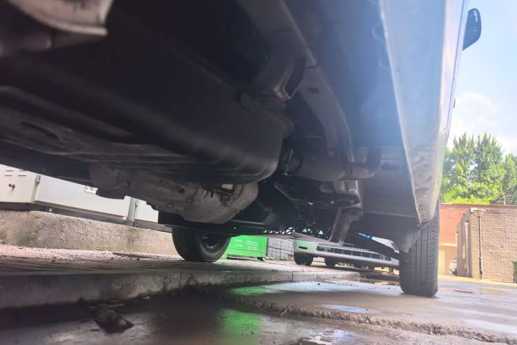 Used Wuling Zhiguang 2015 1.2L Practical LS-I Model Chassis Rear Right