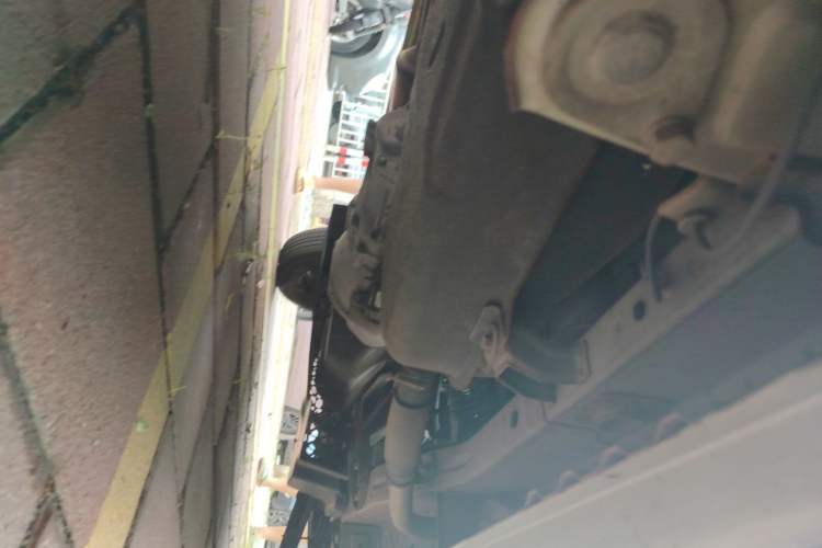 Used Wuling Zhiguang 2015 1.2L Standard Model LSI Chassis Rear Right