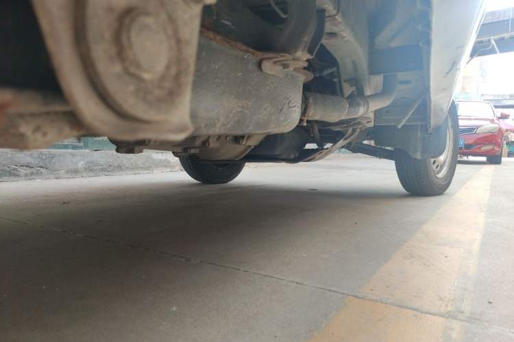 Used Wuling Zhiguang 2015 1.2L Practical LS-I Model Chassis Rear Right