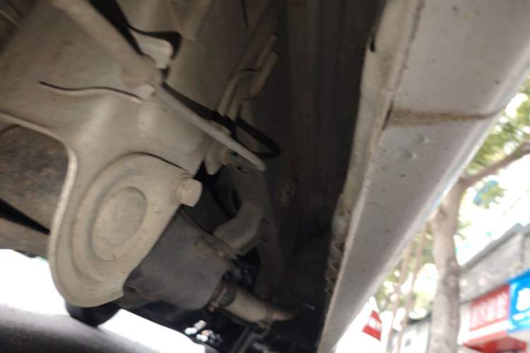Used Wuling Zhiguang 2015 1.2L Practical LS-I Model Chassis Rear Right