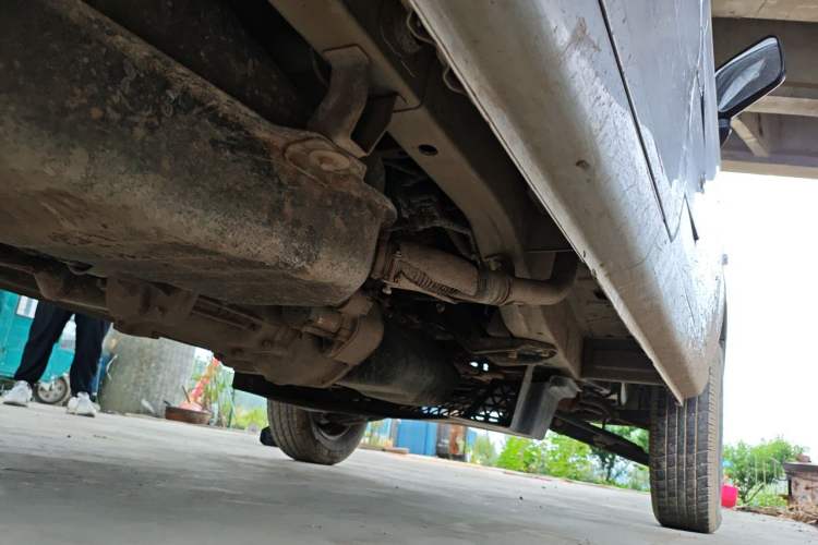 Used Wuling Zhiguang 2015 1.2L Practical LS-I Model Chassis Rear Right
