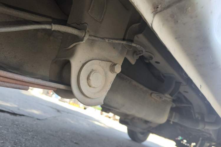 Used Wuling Zhiguang 2015 1.2L Practical LS-I Model Chassis Rear Right