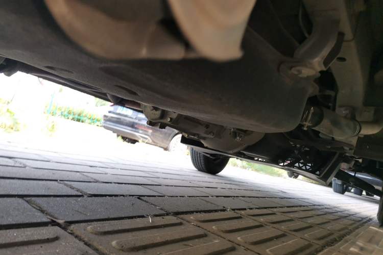 Used Wuling Zhiguang 2015 1.2L Practical LS-I Model Chassis Rear Right