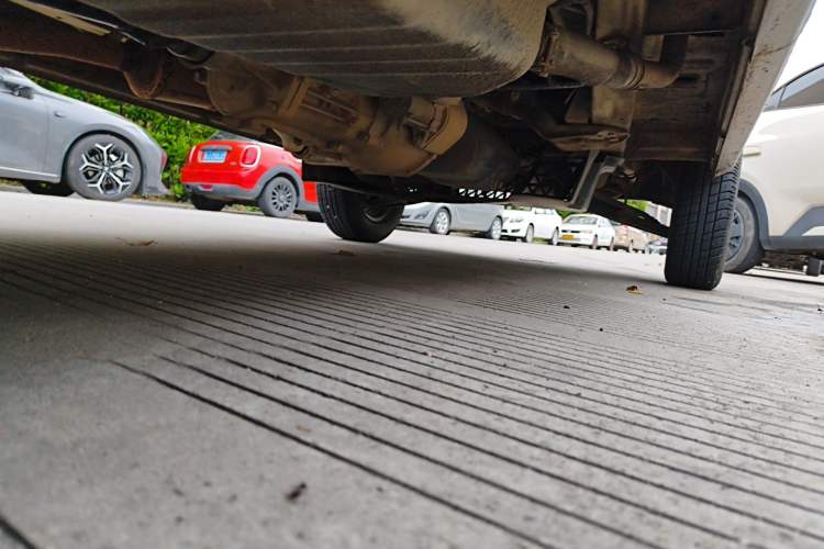 Used Wuling Zhiguang 2015 1.2L Practical LS-I Model Chassis Rear Right