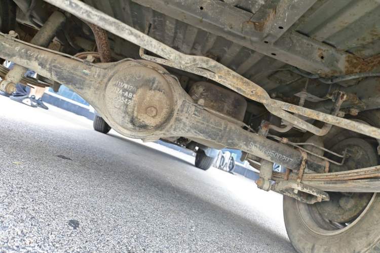 Used Wuling Zhiguang 2015 1.2L Practical LS-I Model Chassis Rear