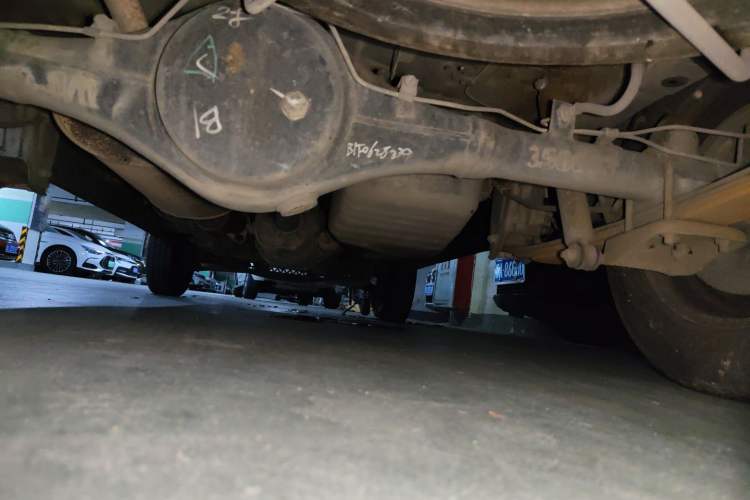 Used Wuling Zhiguang 2015 1.2L Practical LS-I Model Chassis Rear