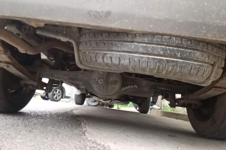Used Wuling Zhiguang 2015 1.2L Practical LS-I Model Chassis Rear
