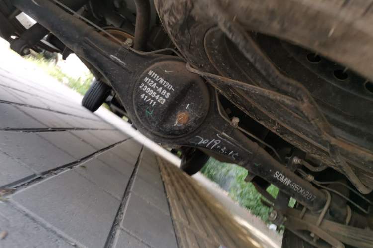 Used Wuling Zhiguang 2015 1.2L Practical LS-I Model Chassis Rear