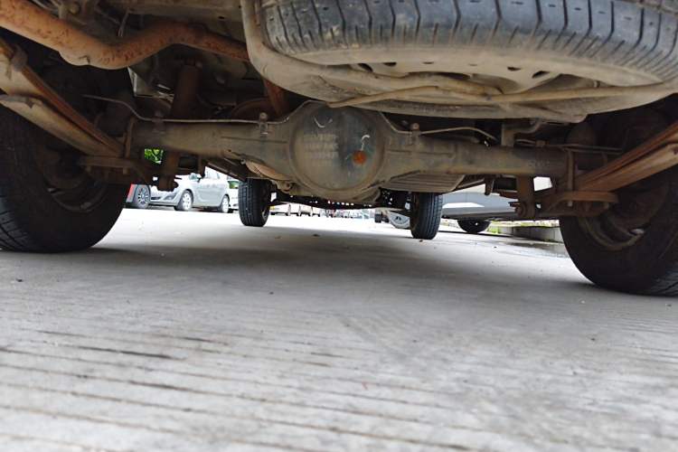 Used Wuling Zhiguang 2015 1.2L Practical LS-I Model Chassis Rear