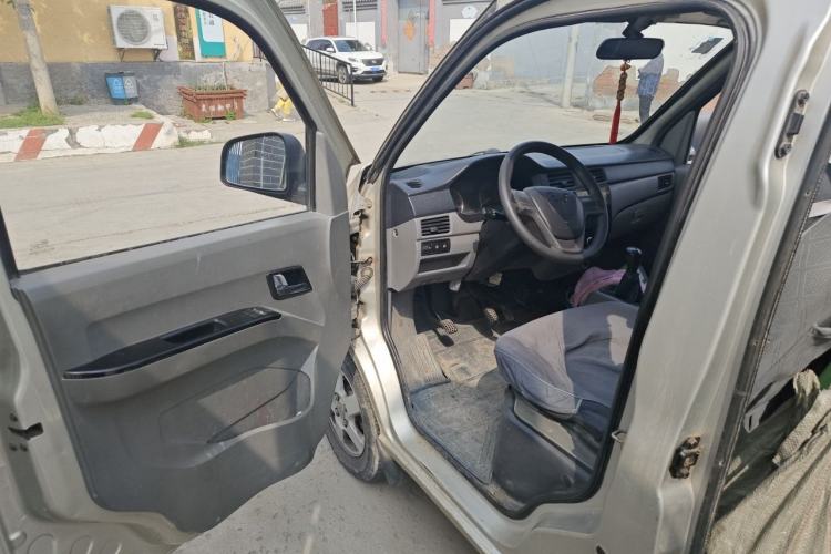 Used Wuling Zhiguang 2015 1.2L S Practical Model LSI Driver Seat