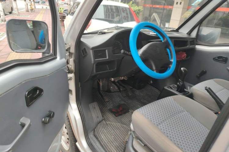 Used Wuling Zhiguang 2015 1.2L Standard Model LSI Driver Seat