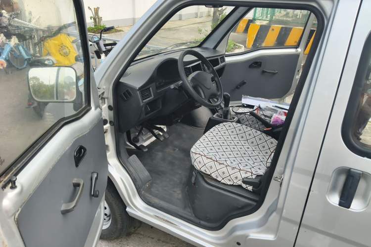 Used Wuling Zhiguang 2015 1.2L Practical LS-I Model Driver Seat