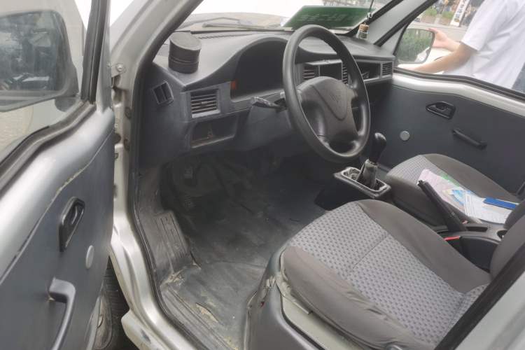 Used Wuling Zhiguang 2015 1.2L S Practical Model LSI Driver Seat