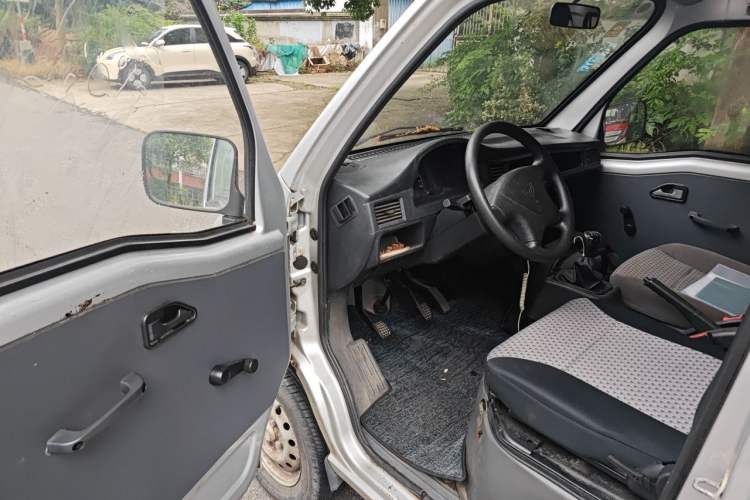 Used Wuling Zhiguang 2015 1.2L S Practical Model LSI Driver Seat