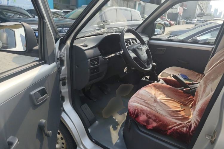 Used Wuling Zhiguang 2015 1.2L S Practical Model LSI Driver Seat